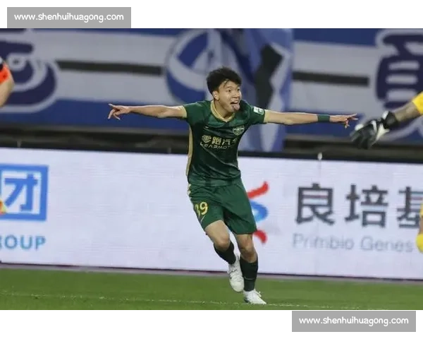 黄希扬点赞国足新星：王钰栋们的未来值得期待